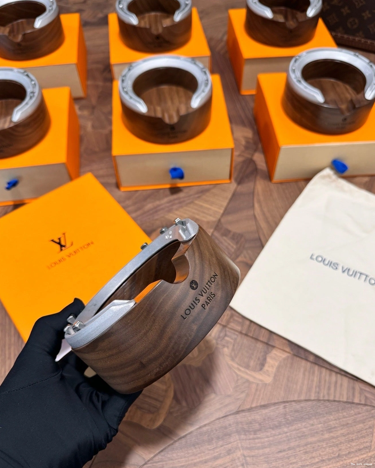 LV CUSTOM ASHTRAY HORSESHOE 0731